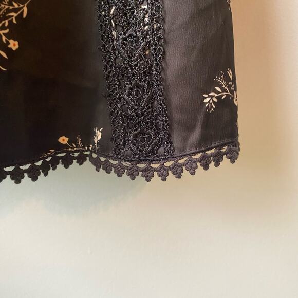 Urban Outfitters Women's size XS Black Floral Satin Mini Slip Dress Summer Boho - Picture 4 of 6